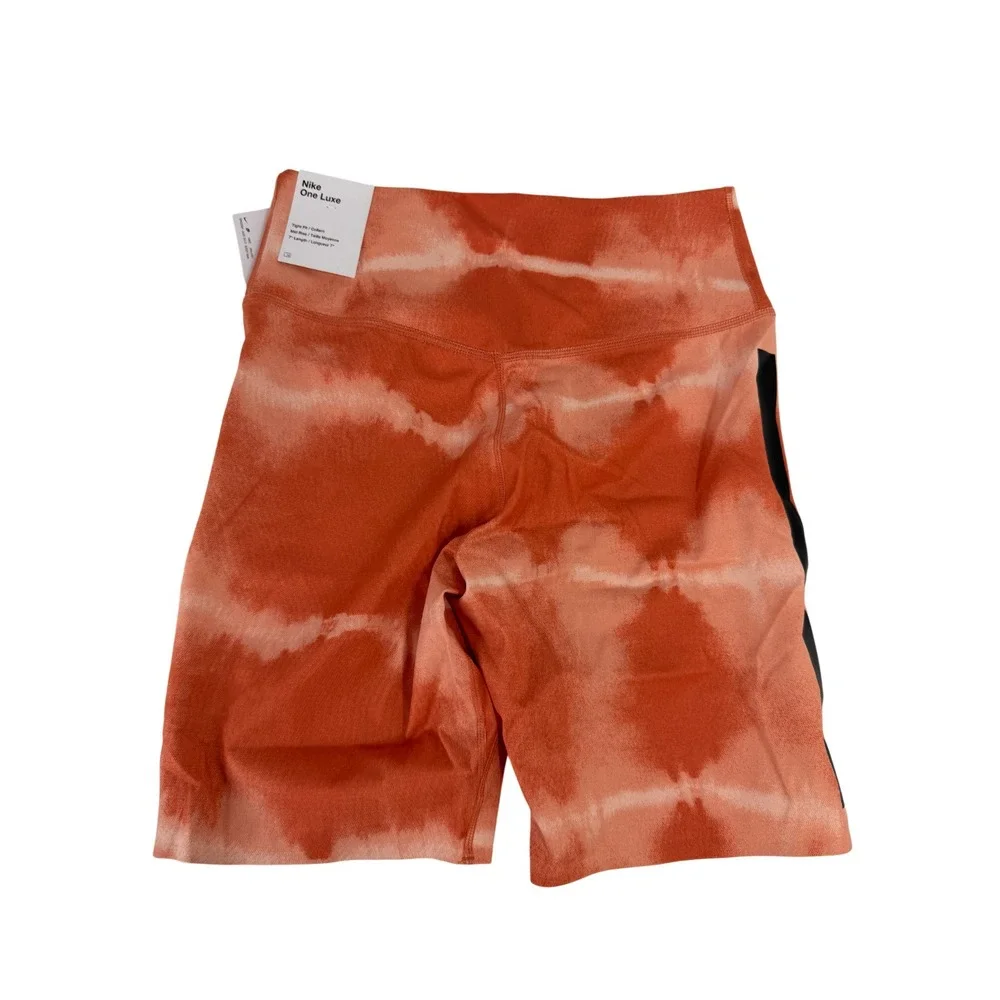 Nike Women's One Luxe‎ 7